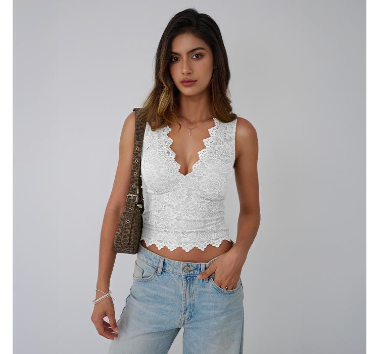 Trendy Queen Women's Ruched Bow Decor Tank Top,Cute Deep V Neck Sleeveless Crop Top,Back To School Outfits,Ladies Fall Clothes for daily Wear