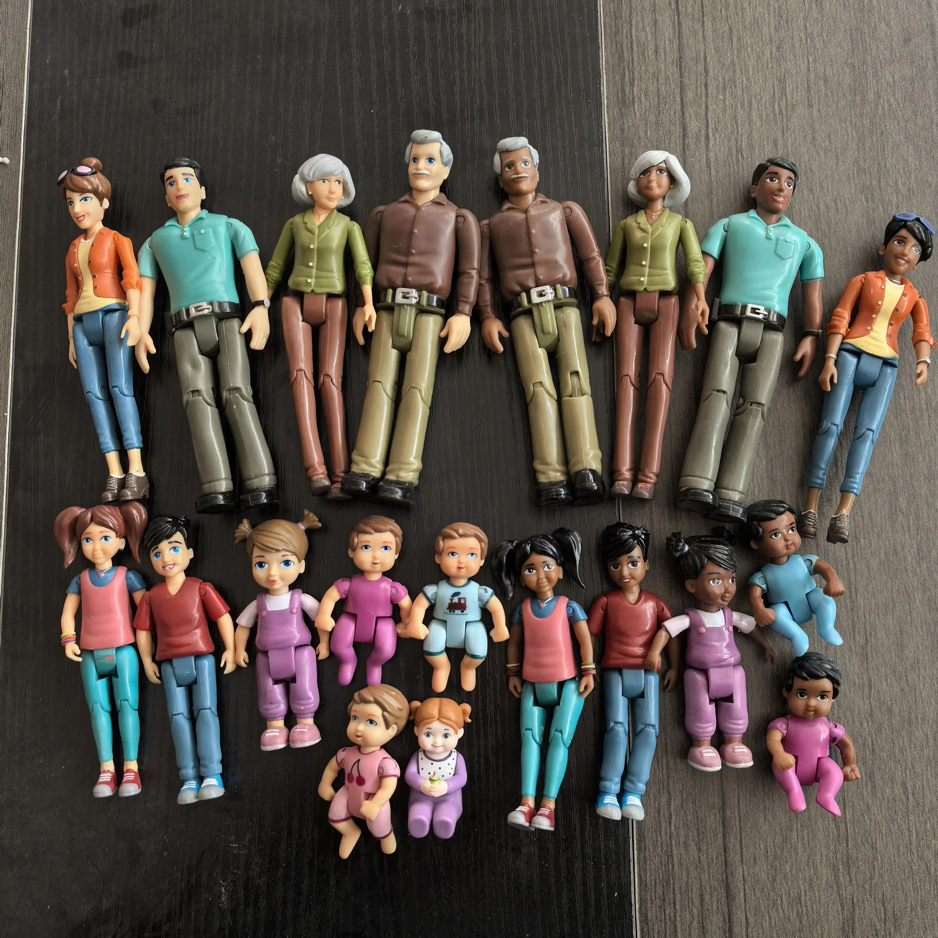 Beverly Hills baby Dolls Collection Sweet Li'l Family Doll house People Set Grandpa Grandma Mom Dad S Sister Toddler Toy Gift