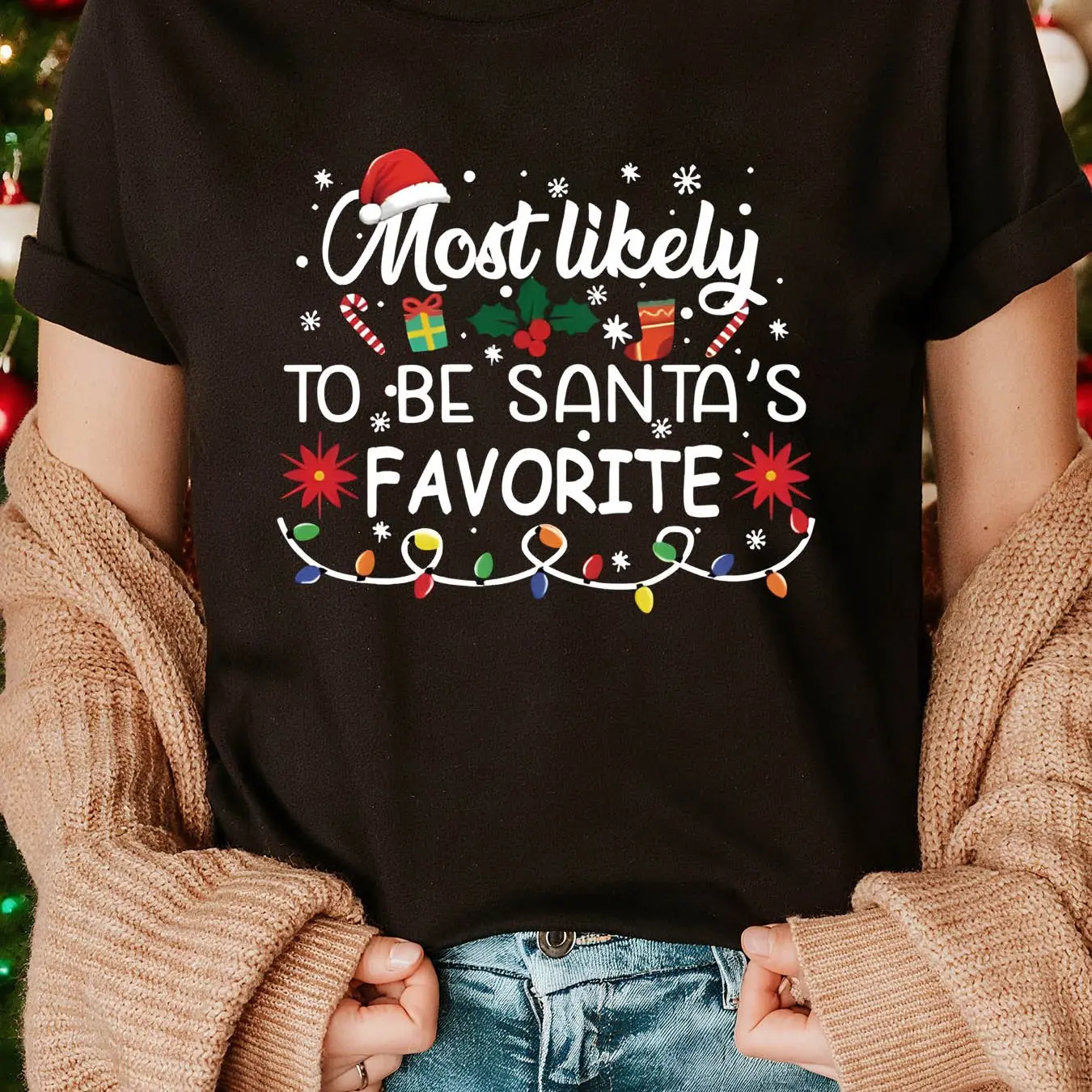 Women's Santa's Favorite T-Shirt, Soft Casual Round Neck Christmas Top, Festive Graphic Shortsleeve for Everyday Holiday Wear and Gifts, Tshirt, Wrap, Regular Fit