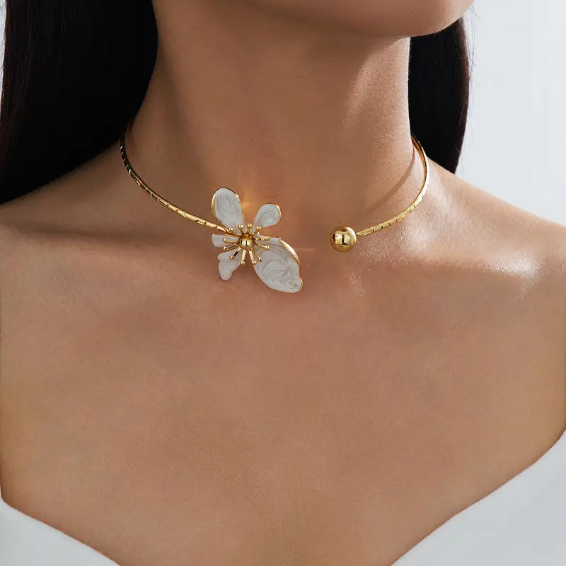 flower choker necklace - TikTok Shop