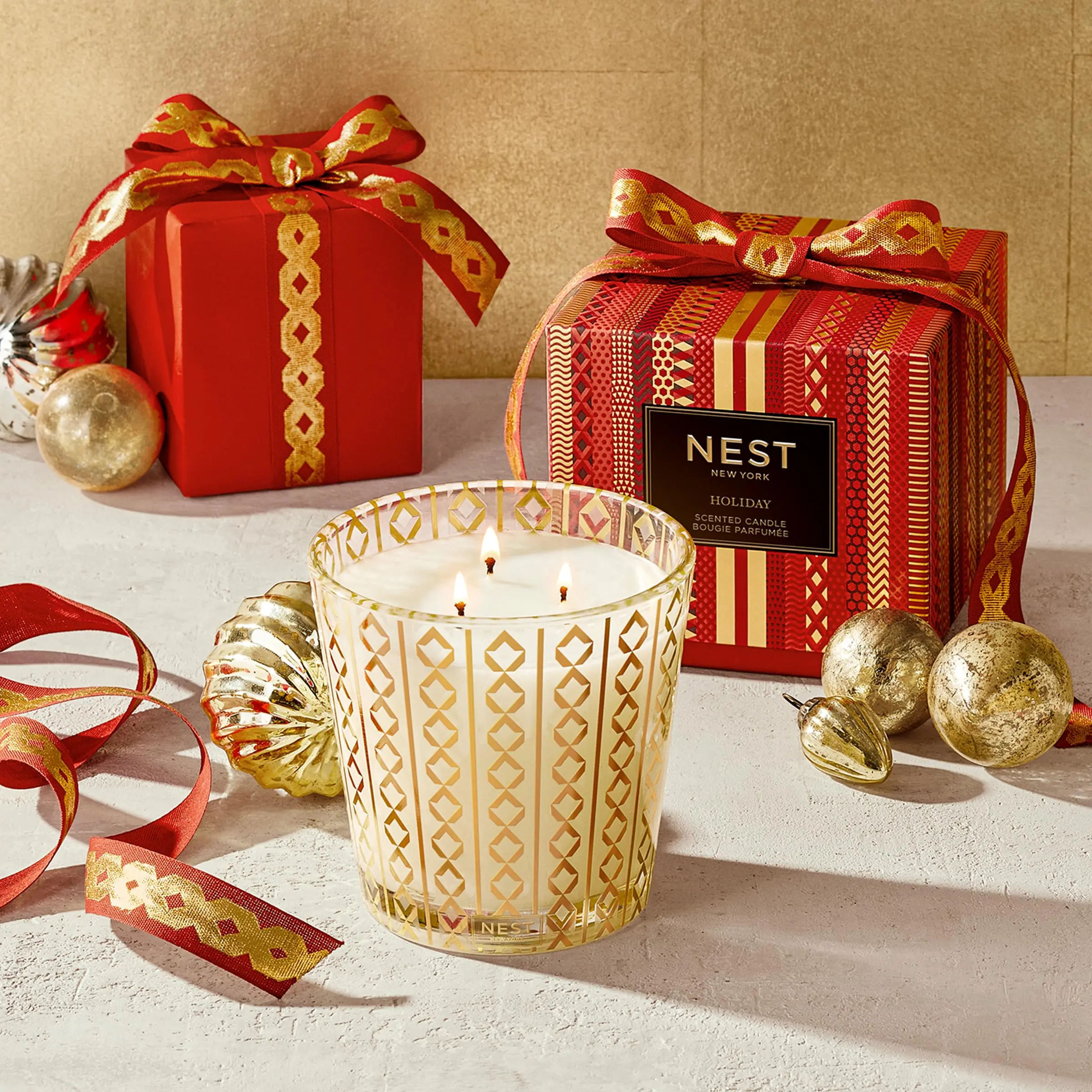 Nest New York Holiday Scented Candle 21.2oz | 3 Wick Nest Candle Non Toxic & Fresh | Enhance Relaxtion,Romance and Fragrance Glass Scented | Gift Valentine
