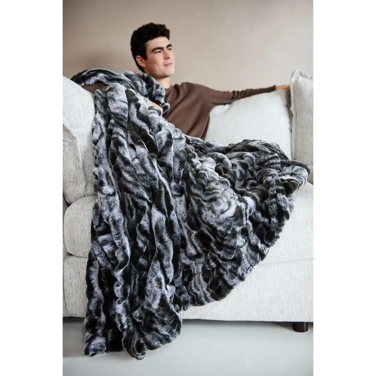 Hugs Marble Onyx Blanket