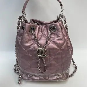 Pre-owned CHANEL leather Shoulder Bags Gabrielle Small Bucket Bag in Iridescent Pink