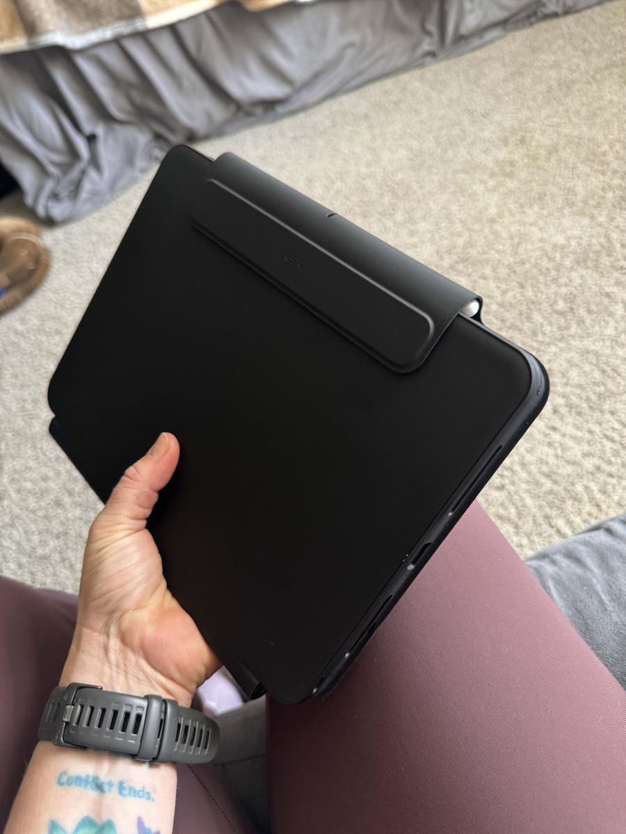 Item: Black, IPad Pro 11 2024 