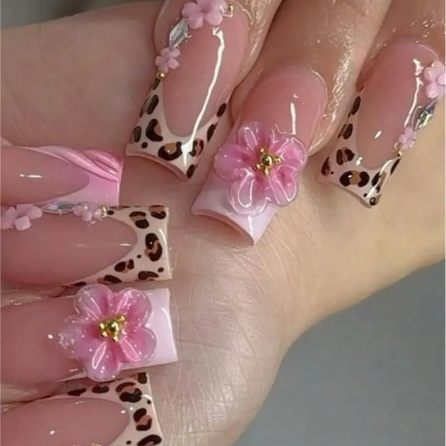 10pcs Y2K Style Leopard Print Pink Flower Press On Nails, Gold Bead Square Nails, Salon Quality Nails, Nude Pink Gradient, Sparkling Diamond Embellishment, Glitter Decorative Nails, Glittering Fake Nails, Fake Nails, Suitable For Daily, Party, Outdoor Use