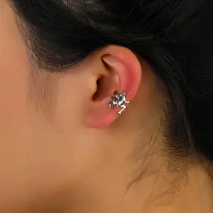 Cute Frog Stud Earrings, Fashionable And Retro, Non-Pierced Ear Clips, Punk Animal Silver Frog Ear Cuff.