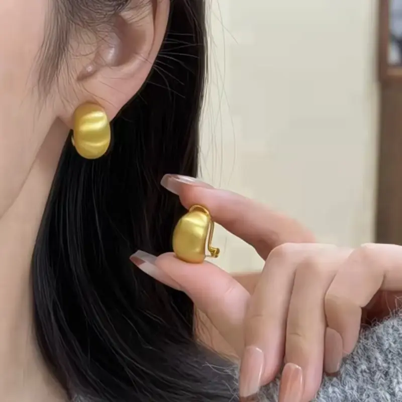 LisiZen Gold Brushed Pea Earrings Clip-on Silver Needle Earrings Light Luxury Simple High-end Versatile Stud Earrings Jewelry DZEH5145
