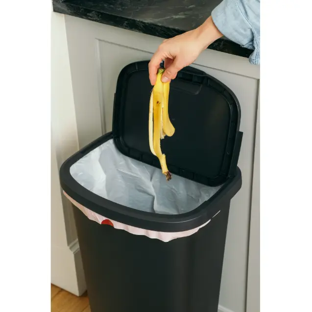 11-Gallon Plastic Kitchen Trash Can with Lift-Top Lid – Black Household Garbage Bin 11-Gallon Plastic Kitchen Trash Can with Lift-Top Lid – Black Household Garbage Bin