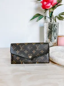 Pre-owned Louis Vuitton Coated Canvas Small Leather Goods Monogram Sarah NM Wallet Fuchsia interior