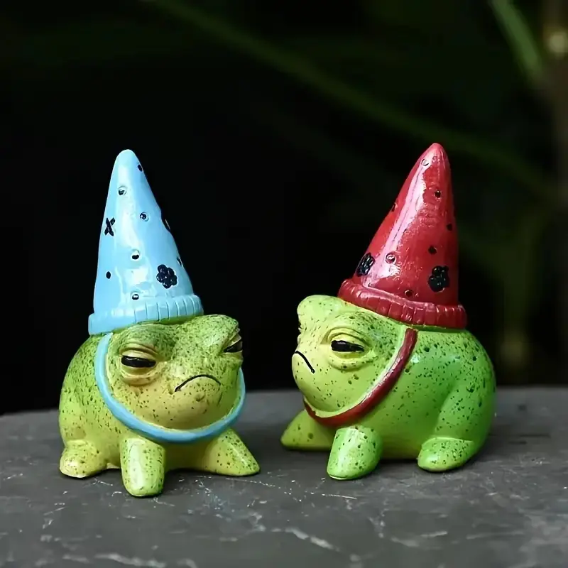 2pcs Mini Frog Garden Gnome Resin Figurines, Sculptures, Cute Frog Statue with Gnome Hat for Plant Pots, Country Style Ornament, Perfect Gift, Garden Animal Statues