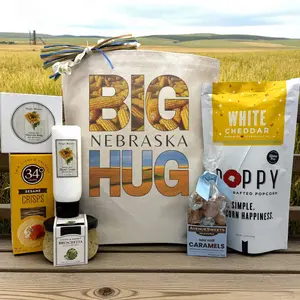 Itsonlynaturalgifts Big Nebraska Hug Gift Basket with Tote Soap Hand Crème Crisps Bruschetta Caramels Popcorn for Comfort Joy