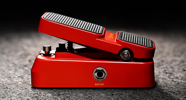 Donner Guitar Wah Pedal, 2 in 1 Wah Volume Pedal, Mini Vintage Electric Guitar Effect Pedal with Wah Wah Active Volume Control, Vowel Lightweight Guitar Pedal