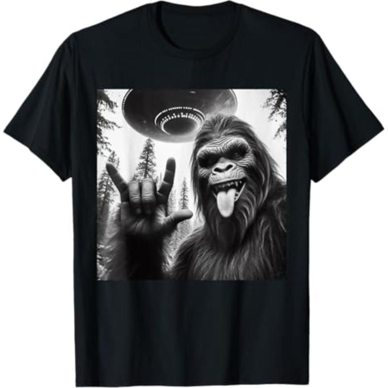 [100% Cotton] [100% Cotton]  Funny Sasquatch Bigfoot Rock On Selfie With UFO Alien T-Shirt  Golf Gift T-Shirt For Men and Women