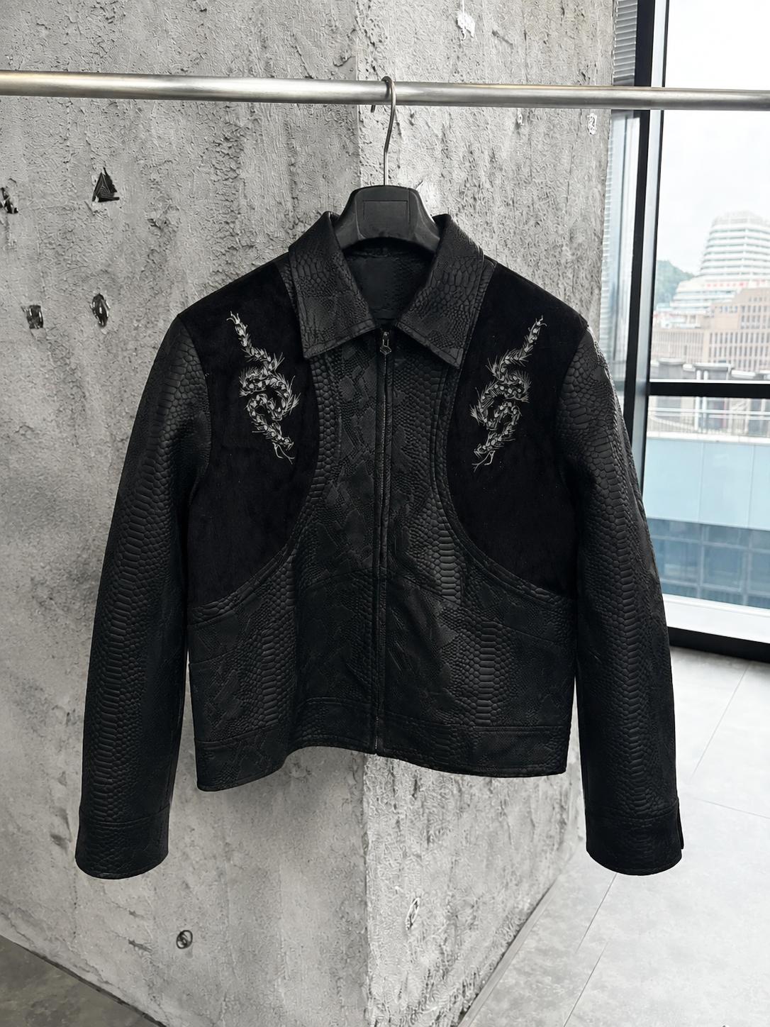 Men's Snakeskin Embossed Leather Jacket, Oversized Moto Biker Coat, Gothic Punk Streetwear Zip-Up Outerwear, Vintage Motorcycle Jacket with Textured Panels, Casual Loose Fit Long Sleeve Fall Winter Fashion, Y2K Rock Style Men's Jacket, Night Out Look