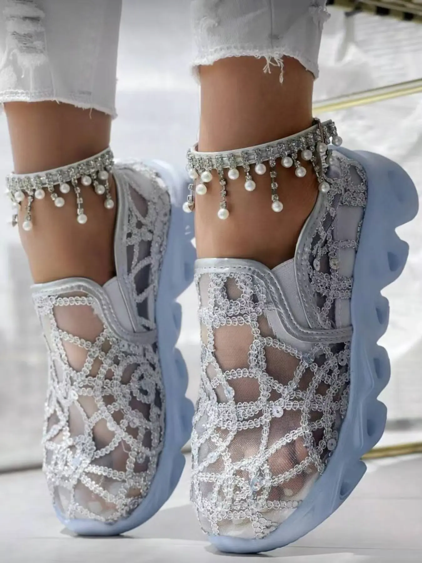 Women's Breathable Mesh Fashion Sneakers with Metal Sequins, Casual Round Toe Low Top Shoes, All-Season Comfort Footwear, Trendy Walking Sneaker