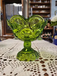 Vintage L.E. Smith Moon and Stars Green Glass Pedestal Scalloped Edge Compote Candy Dish