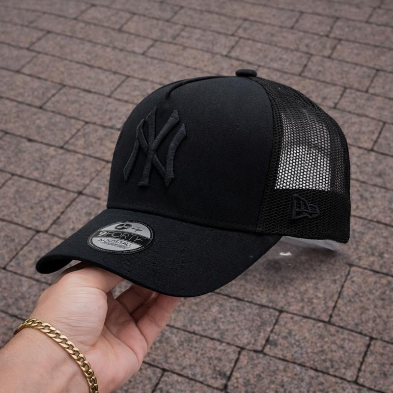 Premium MLB Fitted Caps NY & LA – Flat Brim Baseball Hats in Bold Colours, Clean Logo Embroidery for Modern Street Fashion