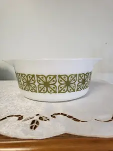 Vintage Pyrex Verde Square Flower 475 B Casserole Dish 2.5 qt