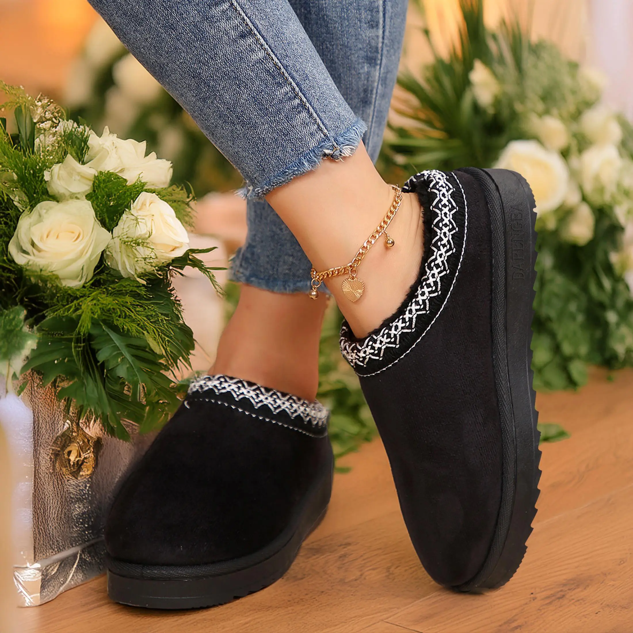 Women Slippers Platform Mini Boots Short Ankle Anti-Slip Boot Fleece Lined Shoes House slippers Boot For Outdoor Indoor Black