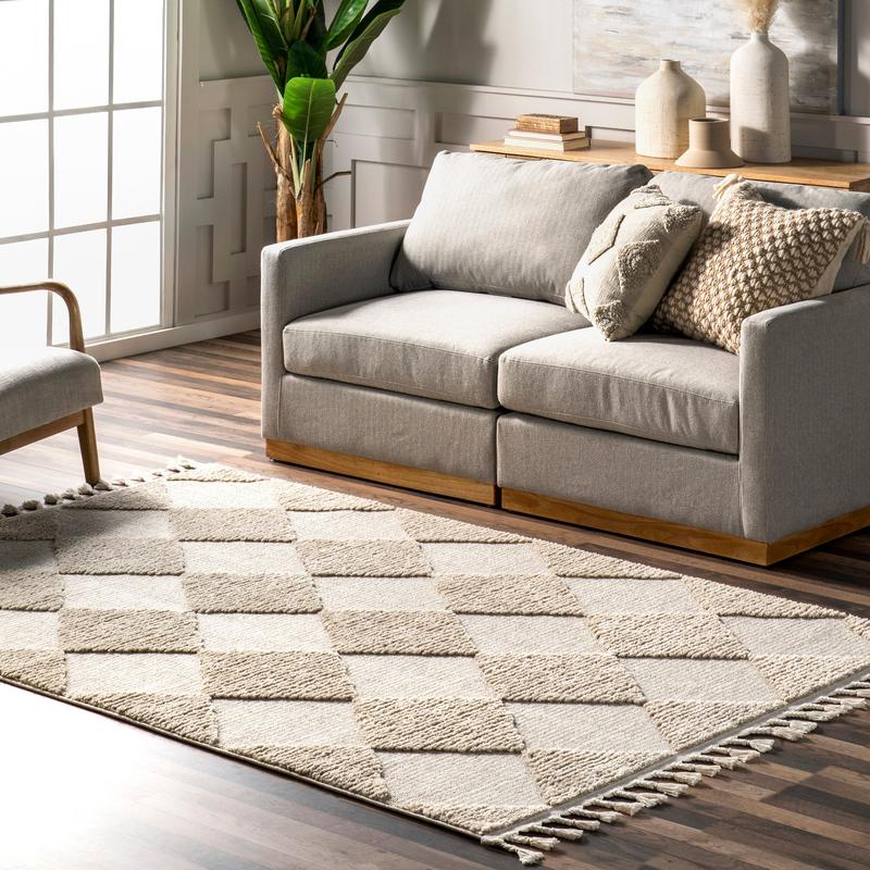 Marissa High/Low Diamond Tassel Area Rug