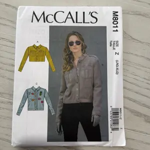 McCalls M8011 sewing pattern