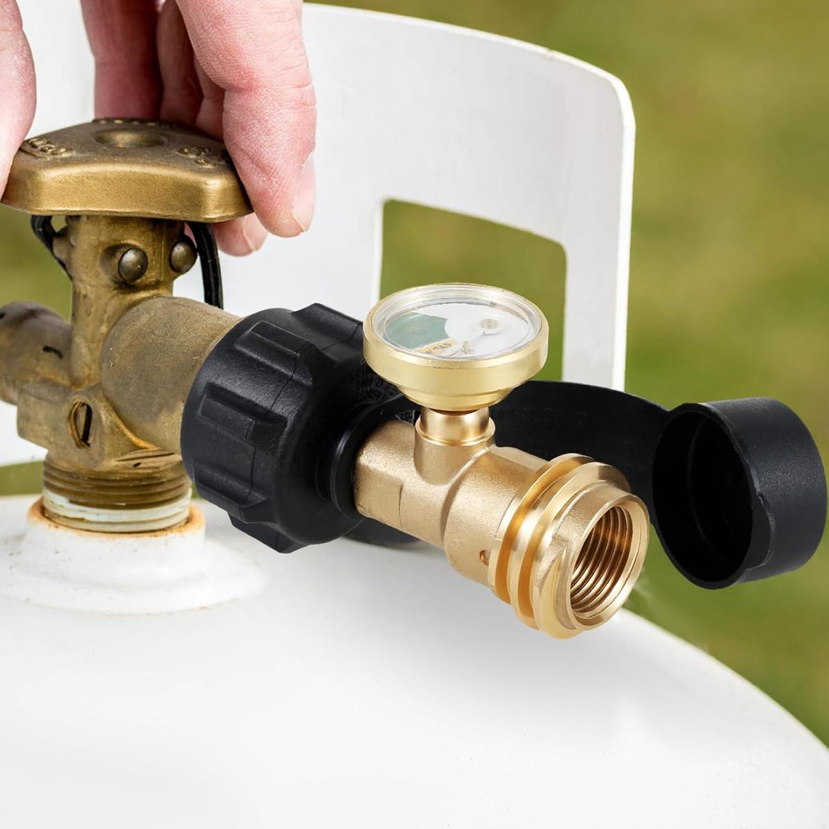 VAYWET 2Pcs / 1pc Propane Gas Adapter Connector, 5-40lb Tanks Universal Level Indicator High Pressure Camping Grill Pressure Gauge Propane Gas Tank Adapter On-off Control Valve Outdoor Kitchenware RV Camper Cylinder BBQ Gas Grill Heater QCC1