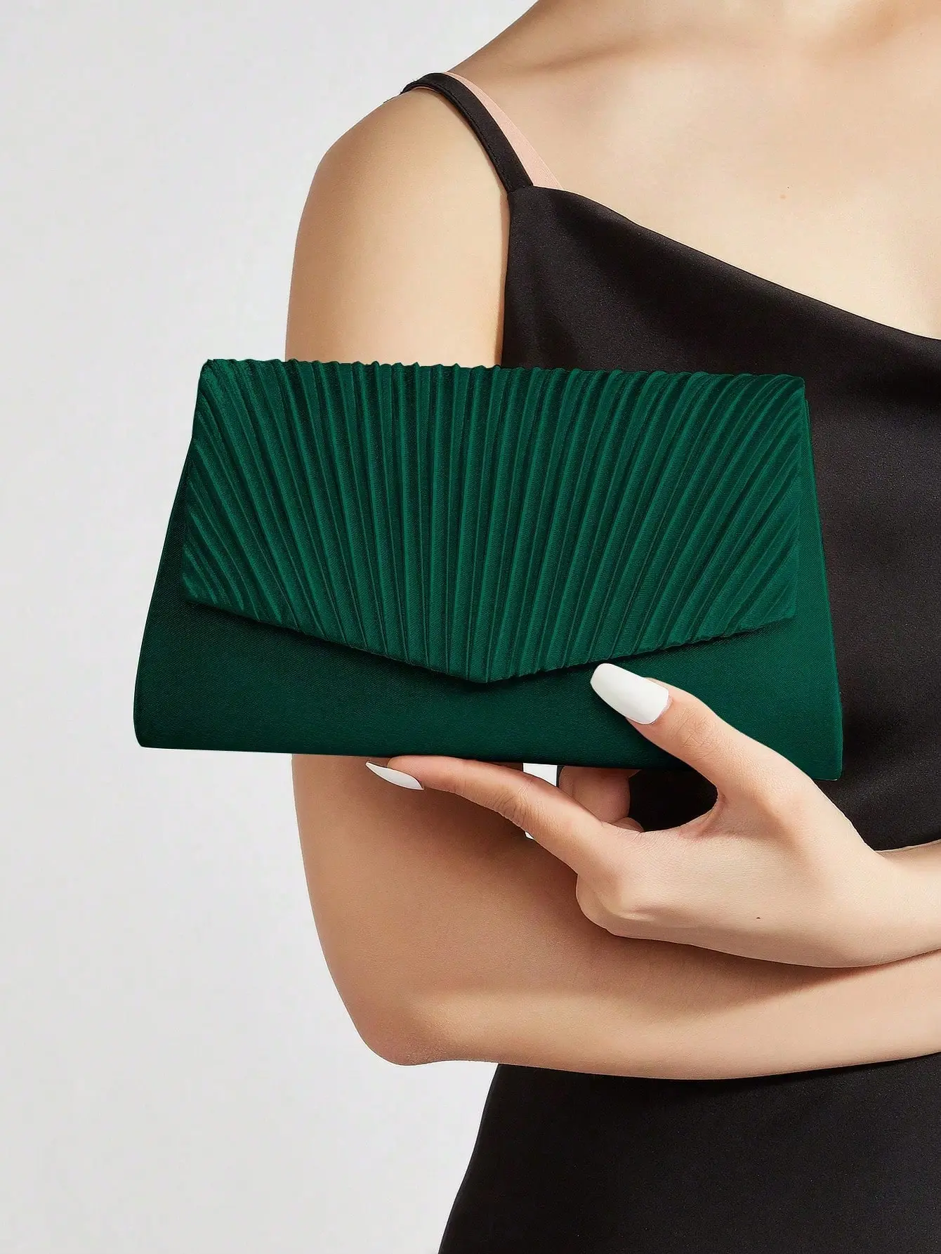 Women's Polyester Pleated Satin Envelope Clutch Purse - Event-Ready Clutch with Ruffled Ruched Elegance, Detachable Chain, Formal Crossbody for Wedding, Prom