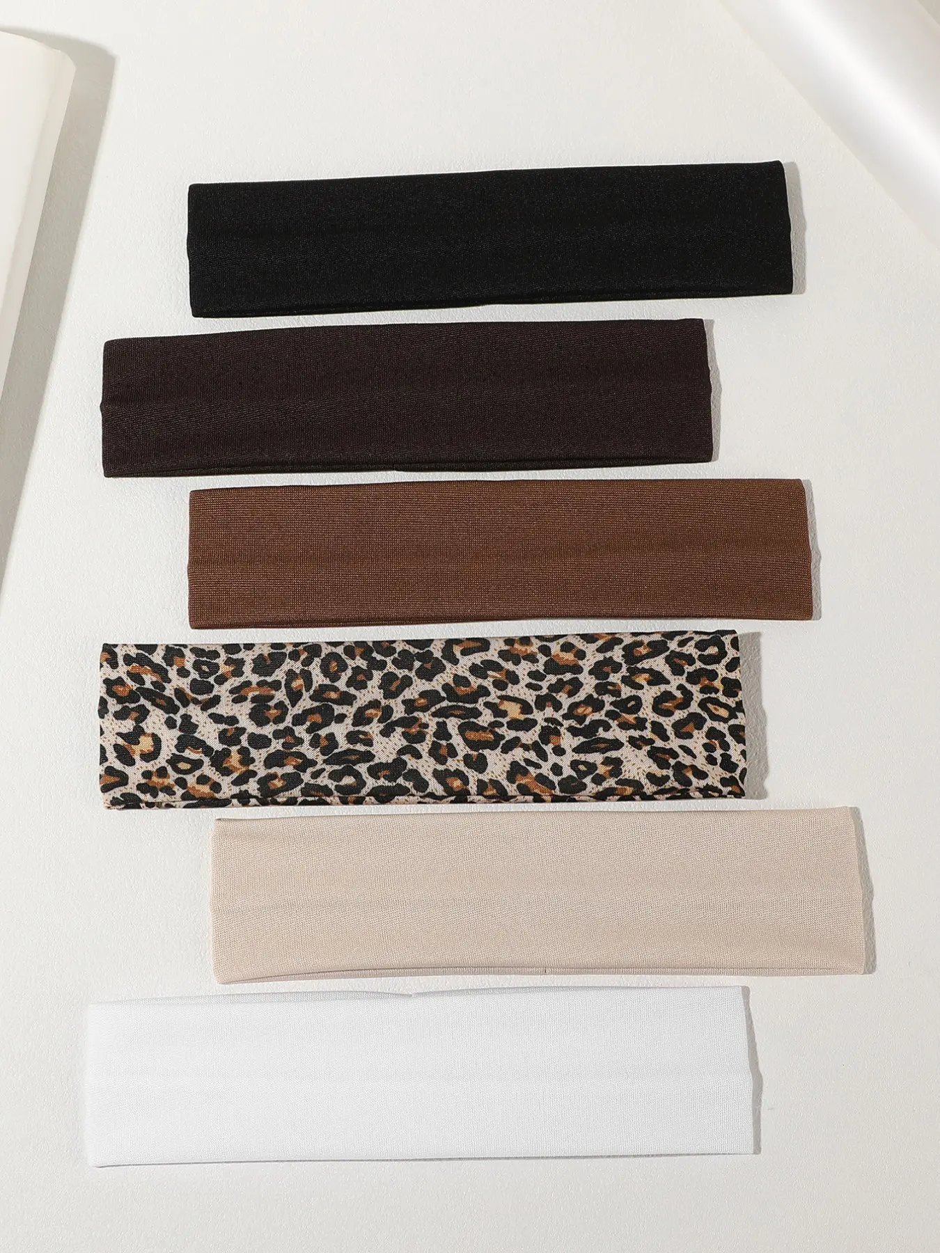 Women's Multicolor Sports Headbands, Workout Headbands, Leopard Print Elastic Sweat Absorbent Hair Bands, Suitable for Yoga Running Skincare Fashion Accessories