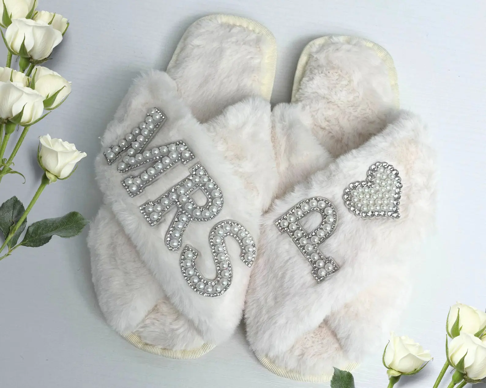 Taniri House Slippers for Women, Personalized Fluffy Faux Fur Slides with Pearl Initial, Elegant Open-Toe Bridal Wedding Day Gift, Bride Slippers For Wedding Day, Elegant Slippers