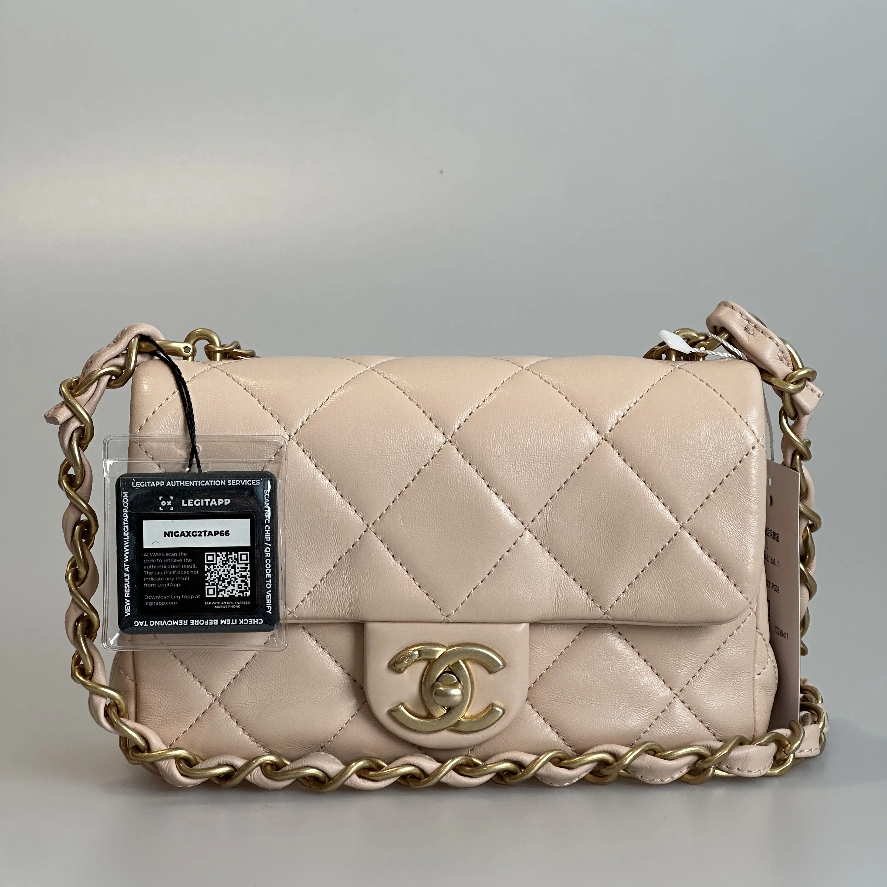 Pre-owned CHANEL Lambskin Crossbody Bag Classic Flap Pink Quilted Diamond Pattern 17288417