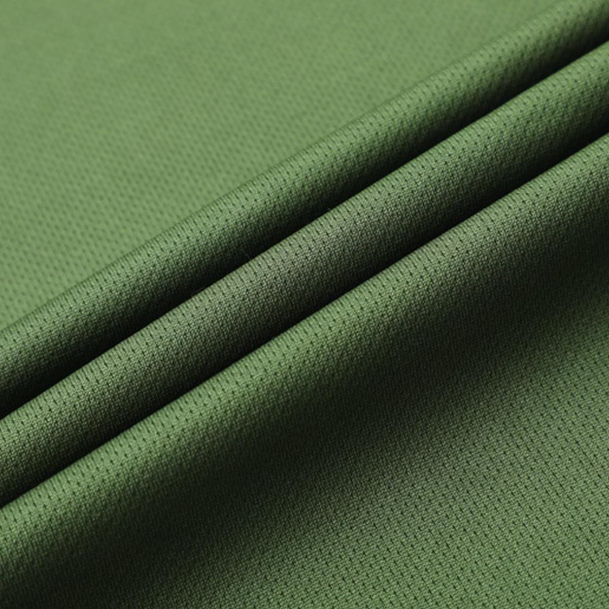 Six-piece men's long-sleeved polo shirts, with plain designs. The combinations are diverse, suitable for various style matching, such as for travel, business, golf, or suburban tours.