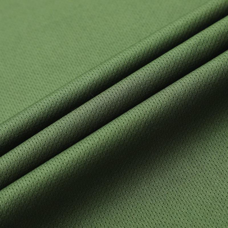 The men's long-sleeved golf shirt features a pointed collar design and has the functions of moisture-wicking and sweat absorption. It is suitable for casual wear in spring and autumn, and also suitable for business casual occasions. Valentine's Day gift