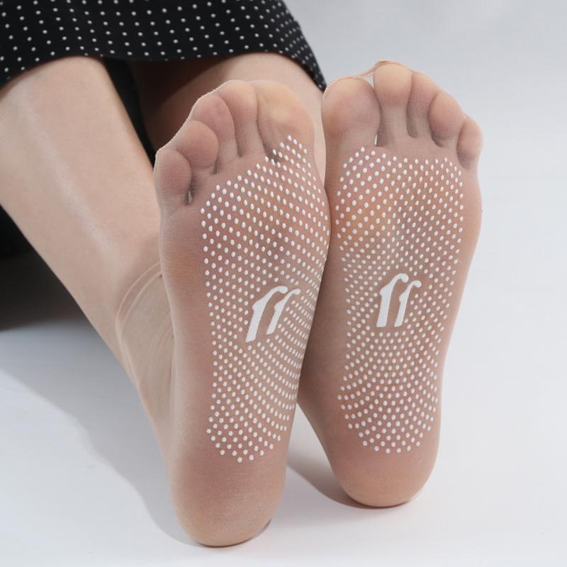 10-Pair Women's Everyday Transparent Ankle Socks, made of nylon, soft and comfortable, with reinforced toe and comfortable cuff.