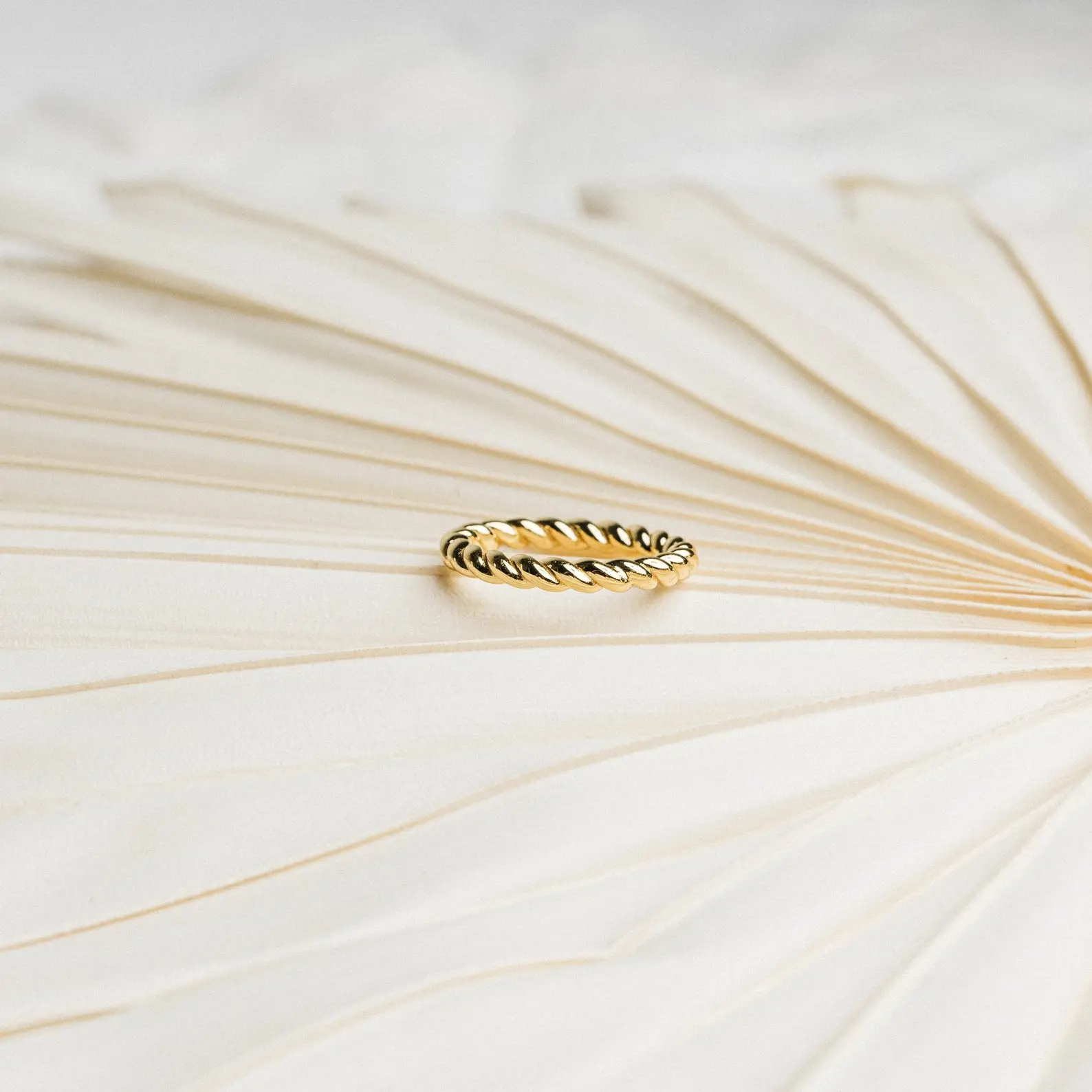 Tia Twisted Ring by Caitlyn Minimalist - 18K Gold Plated Stacking Ring for Women - Dainty Twist Ring - Vintage Jewelry - Mom Gift