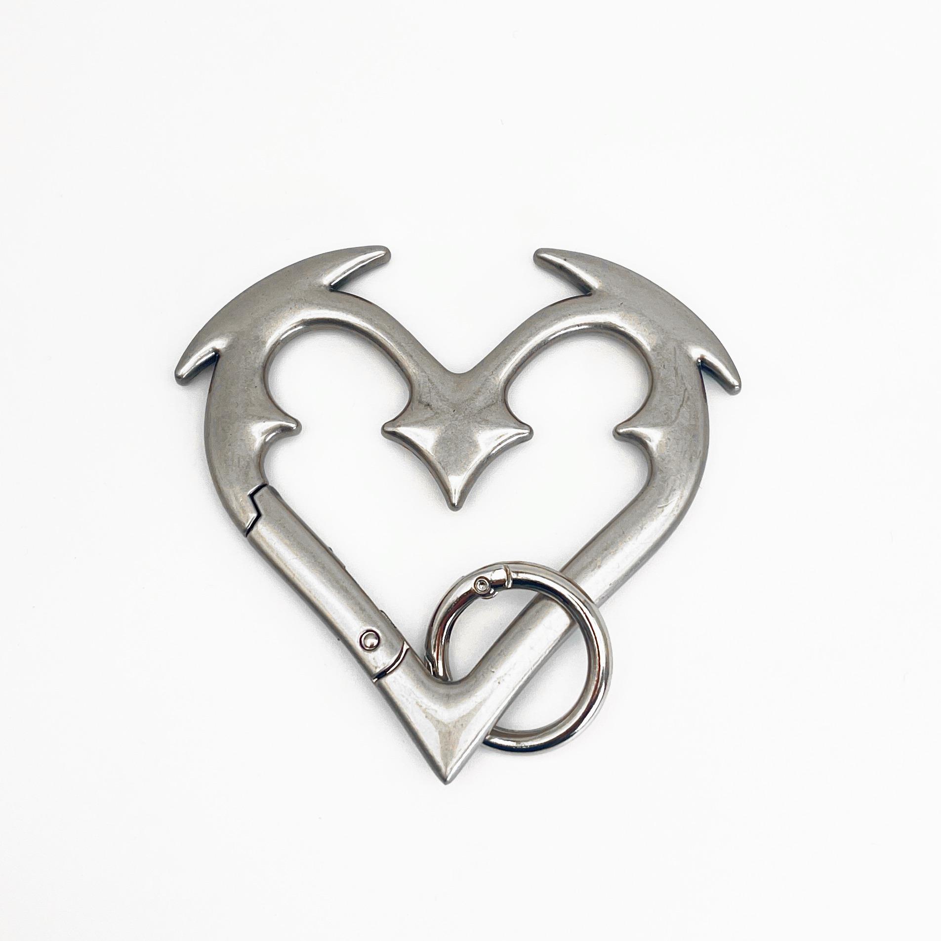 Heartbreaker Carabiner Gothic Heart-Shaped Metal Keychain Heavy Duty Bold Design Zinc Alloy Perfect for Keys Bags Statement Fashion Accessories