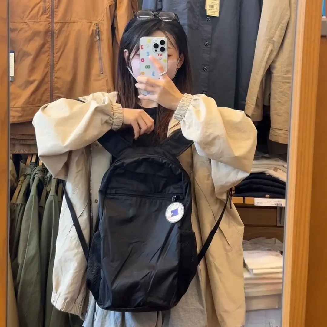 Mont-bell Japanese-style lightweight outdoor sports backpack, 15L, waterproof nylon, suitable for travel, hiking, and urban commuting.