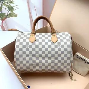 Pre-owned Louis Vuitton Canvas Shoulder Bags 7.8'' R1749 Shoulder Bag C536201006 0202 T1 Qiqi