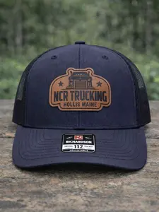 Trucking Leather Patch Trucker Hat – Business Style Snapback Cap, Adjustable Mesh Back Hat, Perfect Gift for Truck Drivers, Carriers & Transport Operators, Casual Workwear for Dad, Husband & Boyfriend