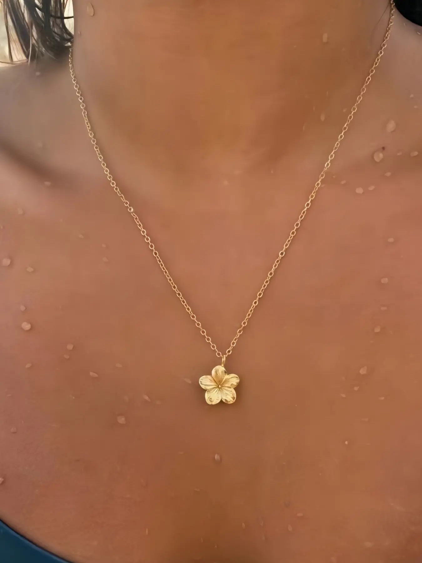 Mother's Day Gift Necklace Bohemian Necklace Flower Pendant Hawaiian Style, Cute Delicate Flower Necklace Ladies, Dainty necklaces, Valentine's Day Gift, Minimalist Chain, Fashionable Jewelry, Fashionable Accessories, Dainty Minimalist Design