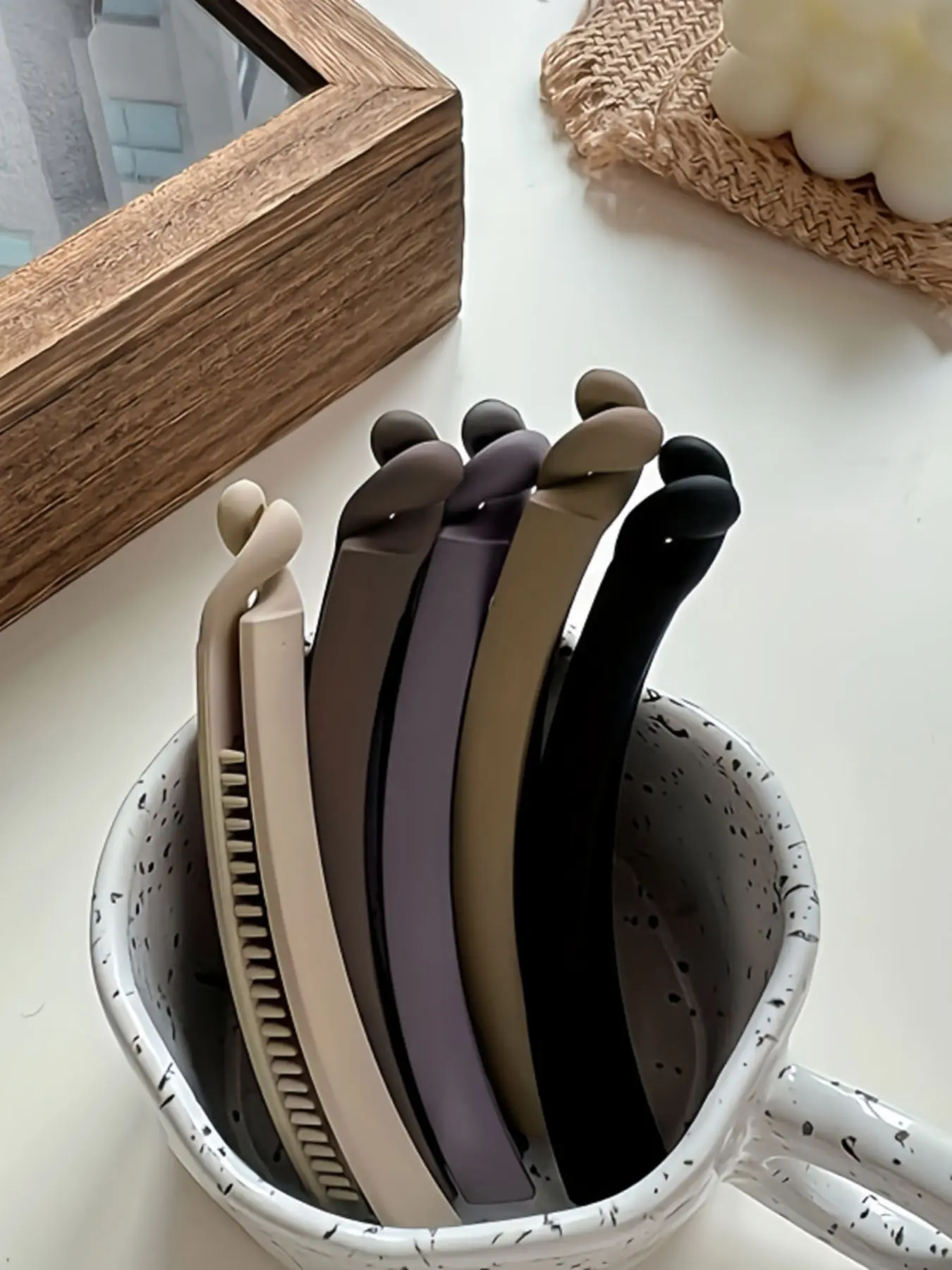 5 pieces of ladies' sweet and elegant matte frosted banana clip set, Hair Clips, with a variety of colors and low-key and versatile color matching appearance design, suitable for daily travel wearing hairstyle accessories set