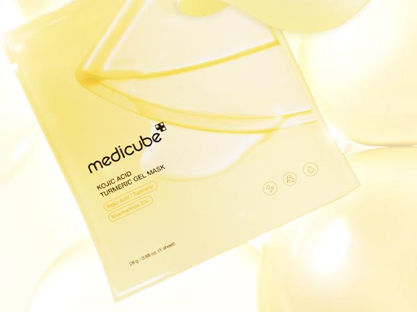 [medicube] Kojic Acid Turmeric Gel Mask (4 sheets) | Color Changing Gold Jelly Mask | Overnight Face Mask for Glass Glow Skin,  Vitamin C