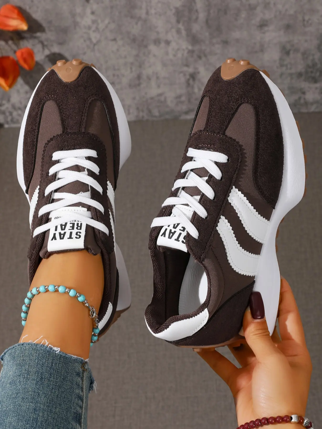Women's Lace-Up Casual Sports Shoes, Lightweight Casual Sneakers, Colorblock Sneakers, Non Slip Sneakers, Casual Athletic Sneaker, Multifunctional, Anti-Slip Rubber Sole, Ideal Gift for Fitness and Outdoor Activities