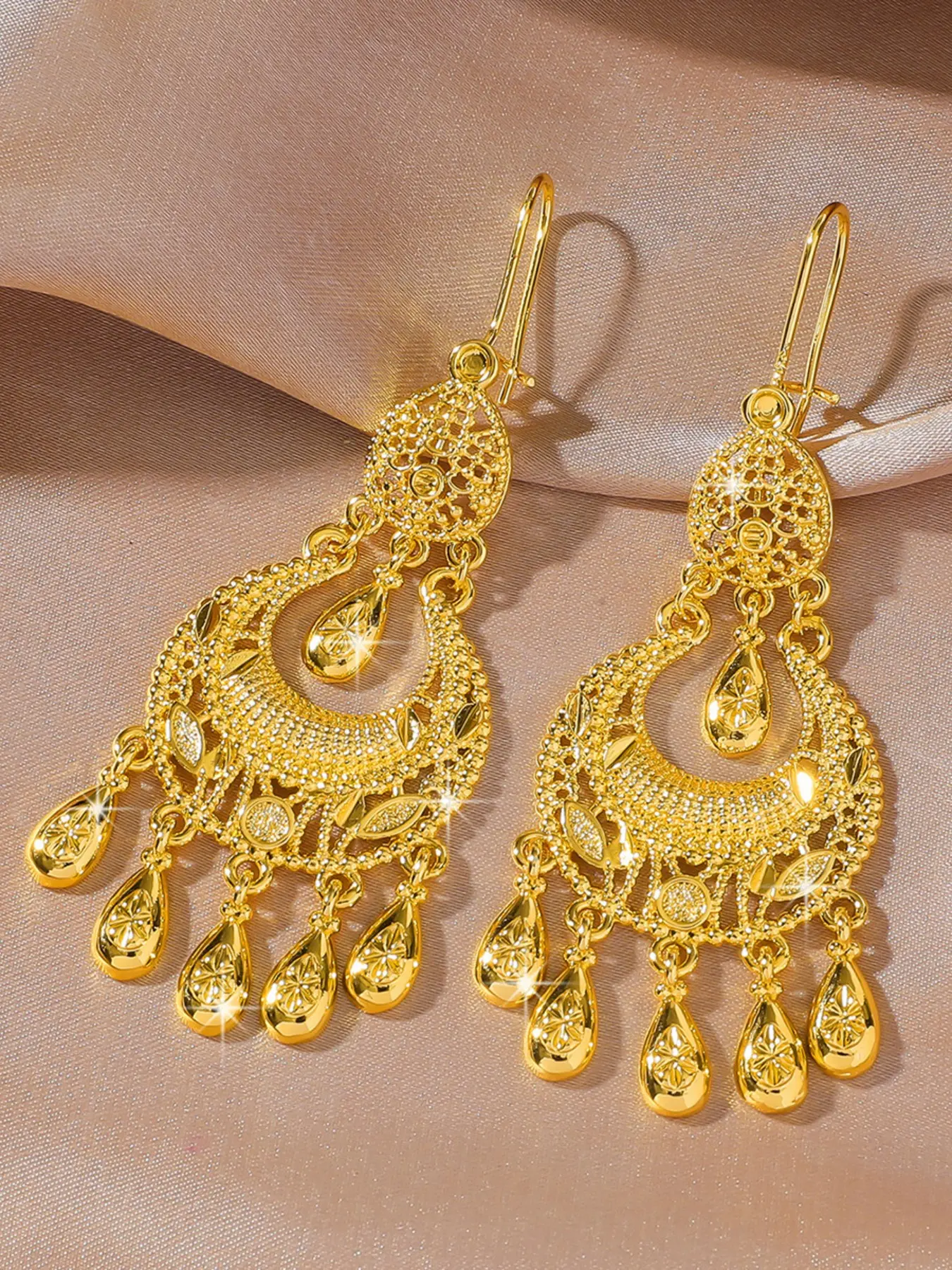 New Chinese retro palace style golden water droplet tassel long earrings Statement Earrings, Trendy Jewelry, Stylish Jewelry, perfect gift for girlfriends and girlfriends, women's light luxury daily accessories jewelry, Trendy Fashionable Accessories