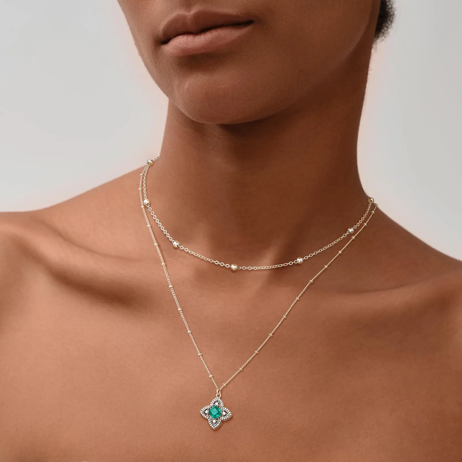 FETTERO Gold-Plated Four Leaf Clover Necklace with Emerald Green Stone, Vintage Filigree Pendant for Women