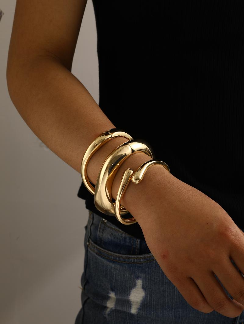 17KM Chunky Gold Bangle Bracelets for Women,  14K Gold Plated Big Stackable Bangles Set, Trendy Cuff Bracelet Stack Fashion Jewelry Gifts,