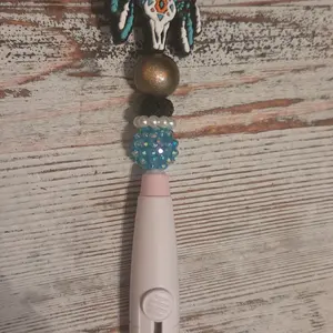 Box Cutter with Decorative Beads and Unique Design for Easy Cutting