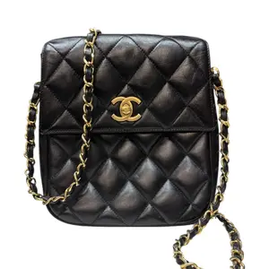 Pre-owned CHANEL Leather Shoulder Bags Black Lambskin Small Matelasse Chain Shoulder Bag