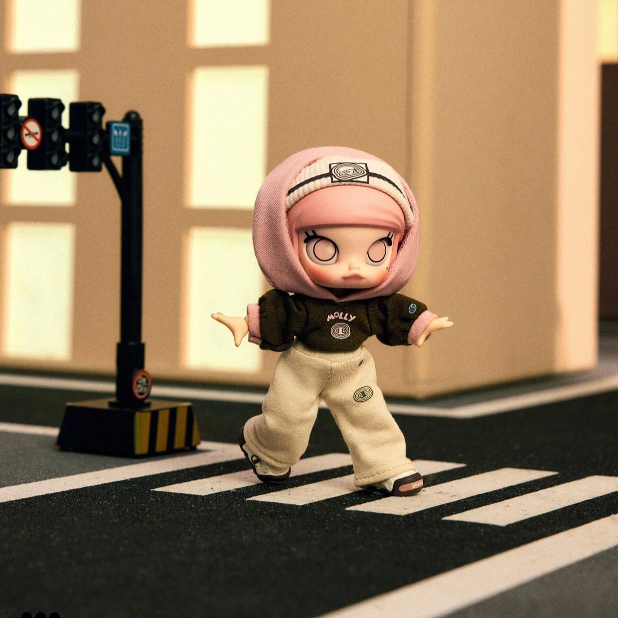 (cat10135)Molly Action Figures