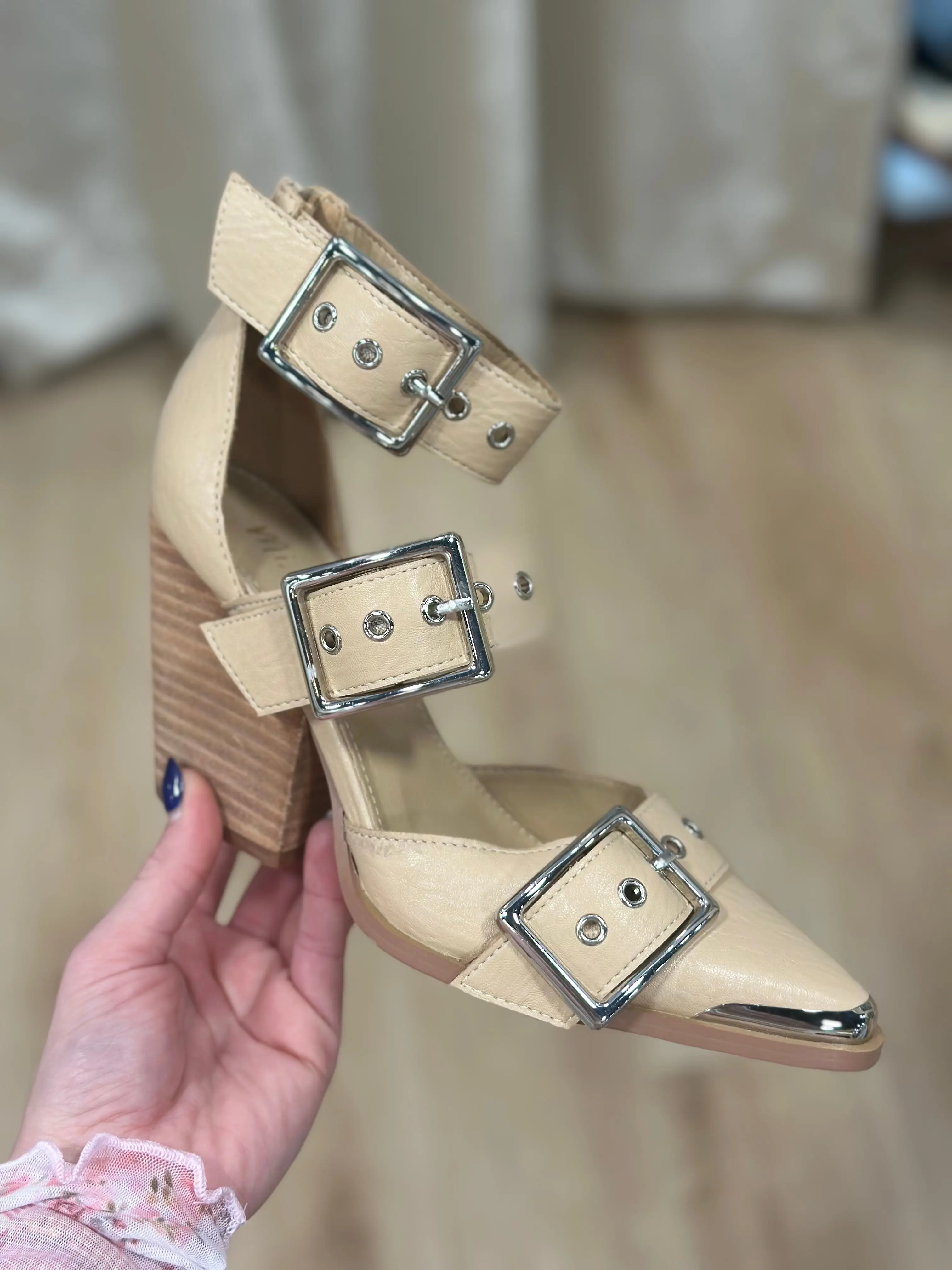 Hendrix Pointed Toe Heel Beige
