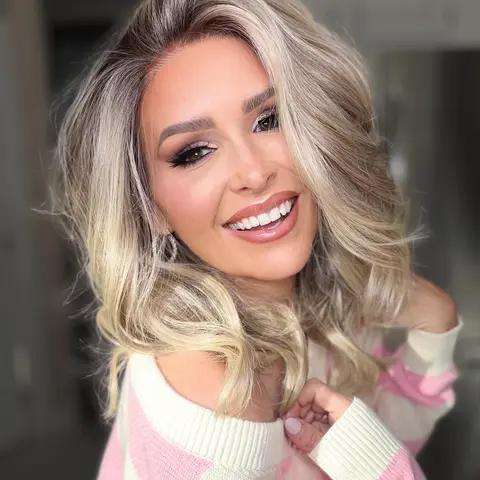 Lovestory Skylar High Quality Synthetic Lace Front Wig for Women Heat Resistant Highlight Color Wavy Style 13x4 Free Part